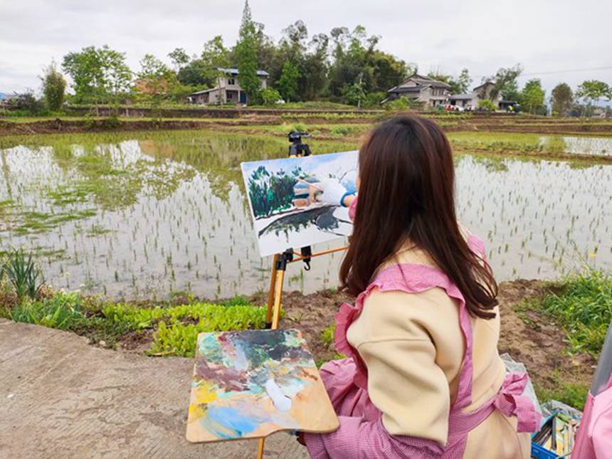 描繪農(nóng)村美景。黃亞輝攝