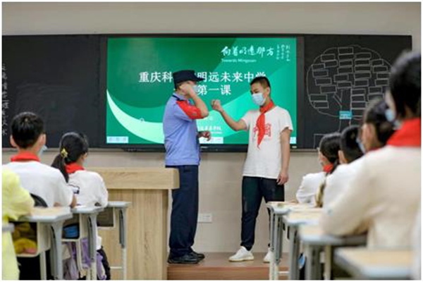 開學第一課，法治安全進校園。雷鍵攝