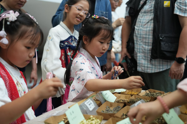 體驗藥膳。西南大學(xué)供圖