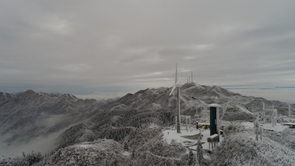 重慶大學(xué)野外覆冰試驗(yàn)基地，位于湖南懷化雪峰山。重慶大學(xué)供圖